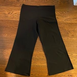 Lululemon Capri wide leg.